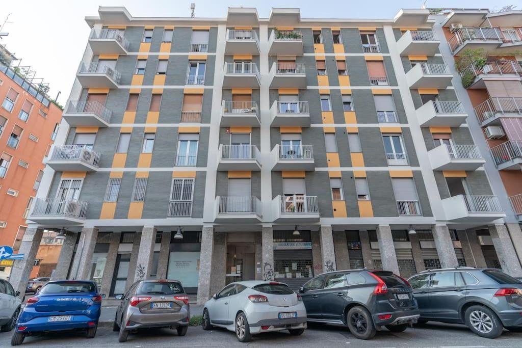 Cimiano Suite 22, New Apartment Мілан Екстер'єр фото