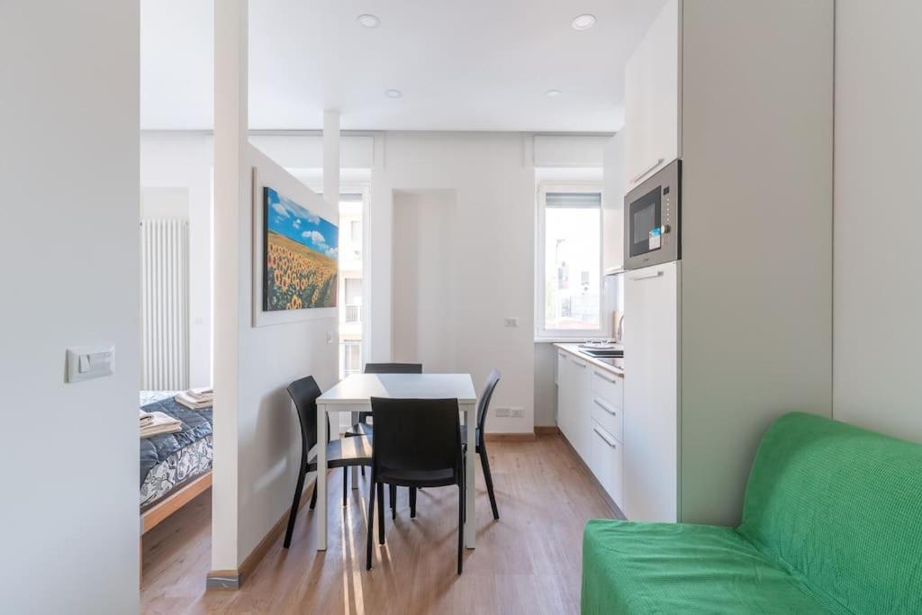 Cimiano Suite 22, New Apartment Мілан Екстер'єр фото